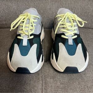Authentic Yeezy Boost 700 Wave Runners size 10 used gently